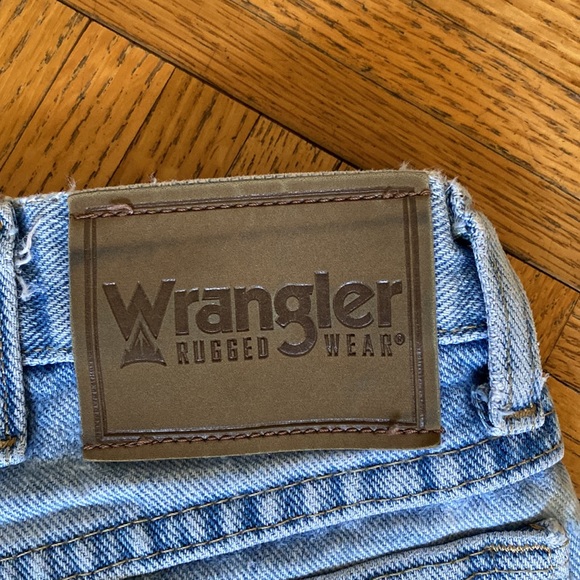 Wrangler - Picture 3 of 4